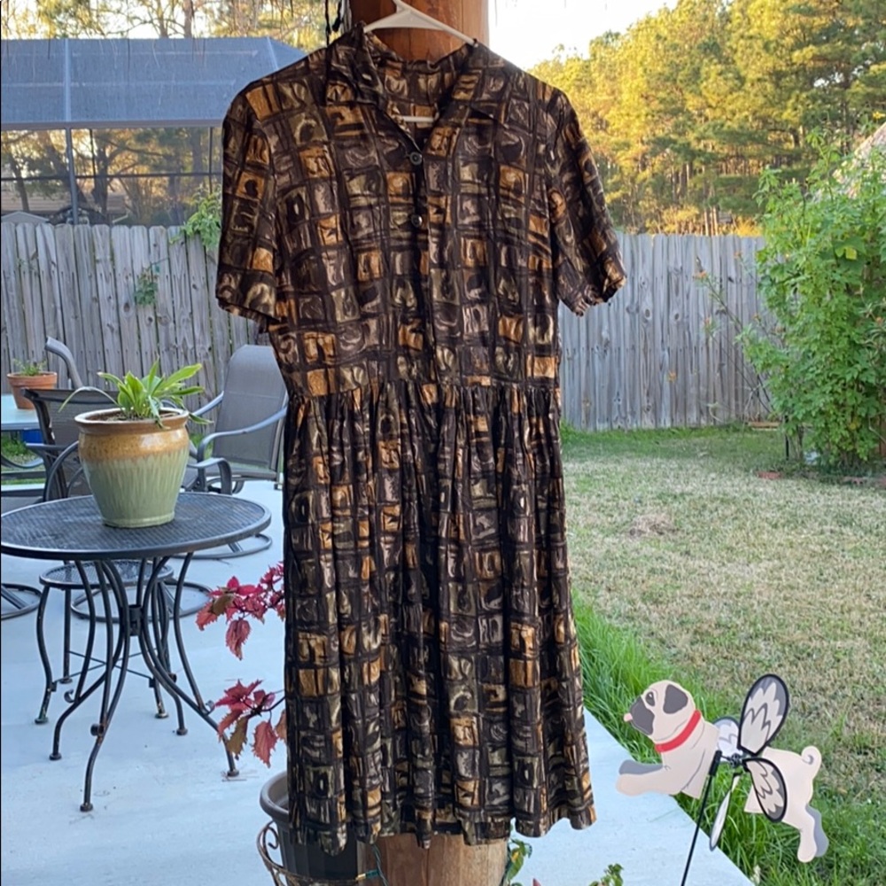 Reselling Retro/Vintage Dress
